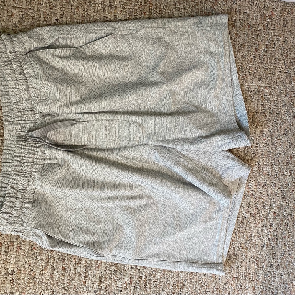 Outdoor voices Sunday shorts 7” - white/ light grey- XS